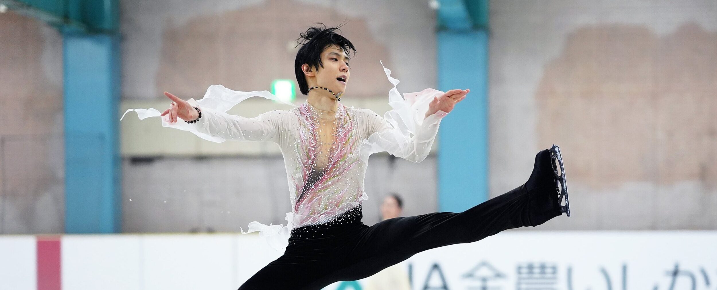 羽生結弦選手　能登半島復興支援チャリティー　Tシャツ　雪肌精みやびスマホスタンド 能登半島復興支援チャリティー演技会「MADE IN HOKURIKU 「挑戦